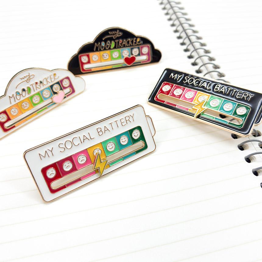 ピンバッジ ブローチ 白黒セット 選べる2種類 かわいい 安全ピン型