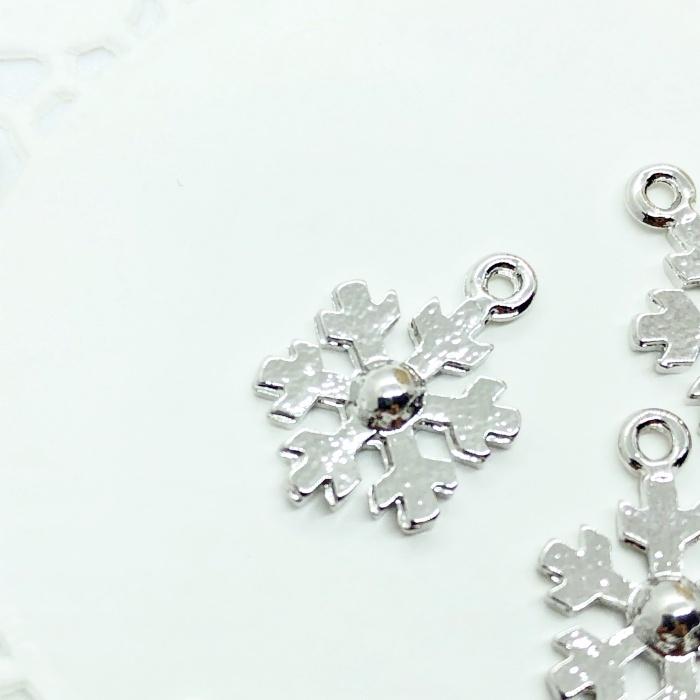 雪の結晶 チャーム 5個 デコ シルバー レジン ハンドメイド 手作り
