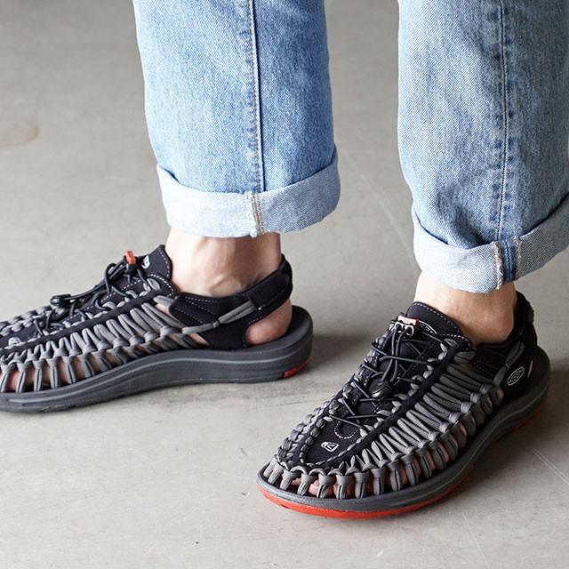 Keen Uneek Flat メンズサンダル