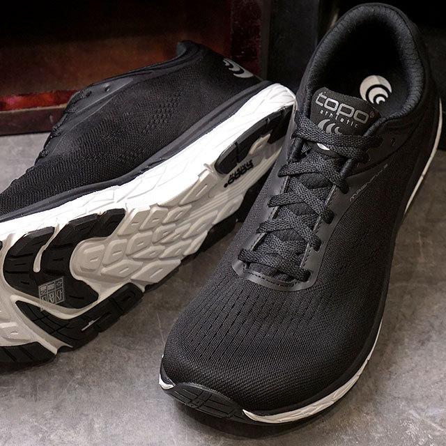 トポアスレチック TOPO Athletic スニーカー マグニフライスリー 