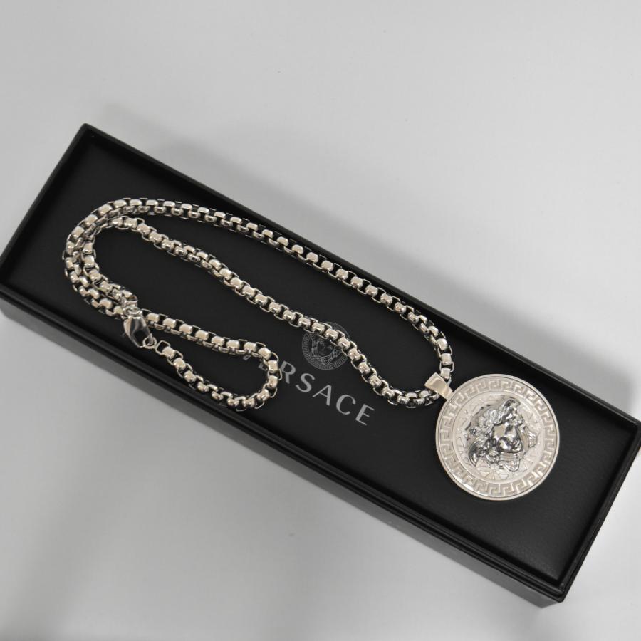 VERSACE メダリオンメデューサネックレス メタル シルバー VERSACE メダリオンメデューサネックレス メタル シルバー