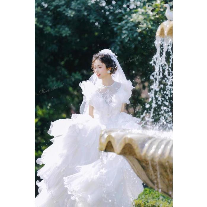 カラードレス ブルー ホワイト ウェディングドレス ボリューム 結婚式