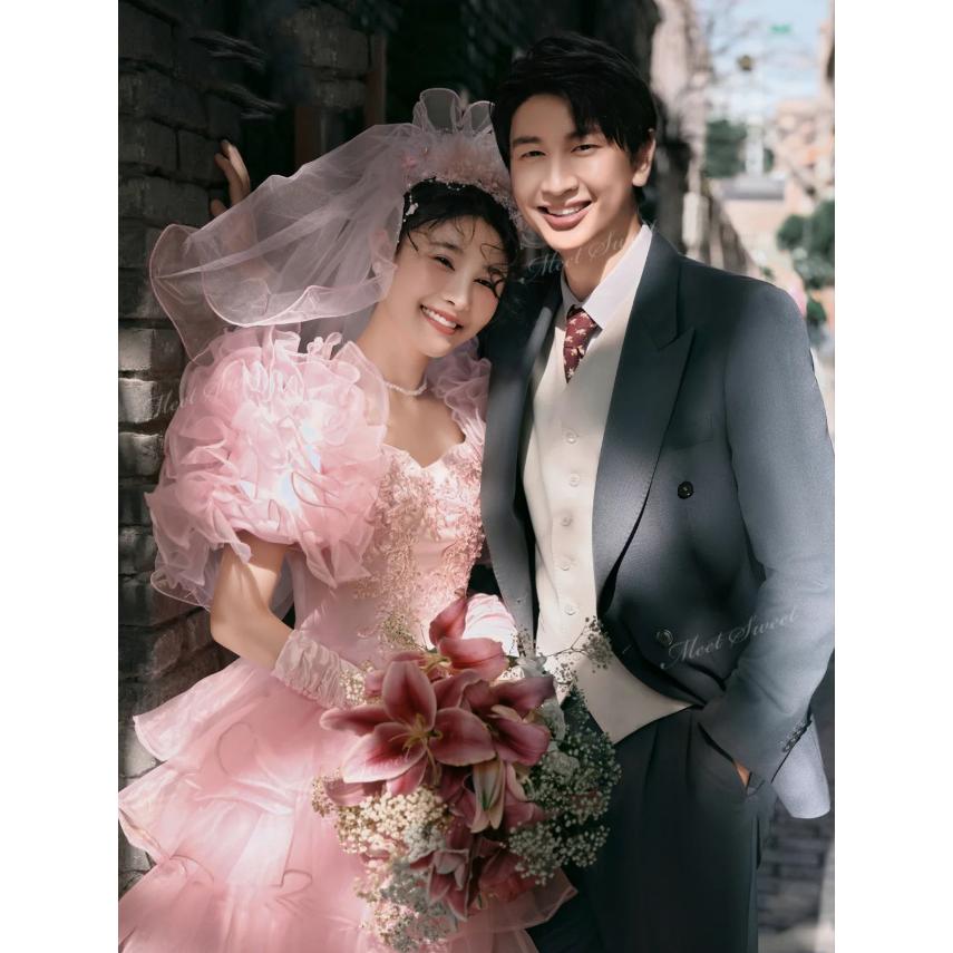 カラードレス ウェディングドレス ピンク フリル ボリューム袖 結婚式  