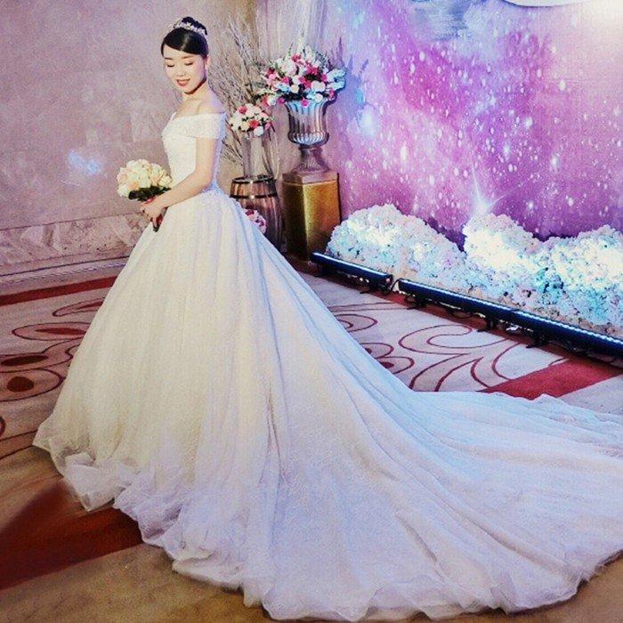 Aラインドレス ウェティグドレス ロングドレス 結婚式 パーティードレス 安い 大きいサイズ 二次会 海外挙式 花嫁 ドレス 袖あり カラードレ トレーンの画像