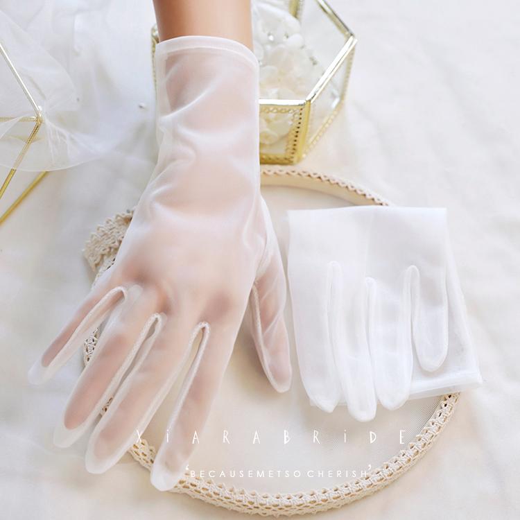 【新品・未使用】ドレス専用インナー・手袋・ヴェール等全セット　ウェディングドレス 新商品】ウェディングドレスを着用するすべての女性たちへ。挙式や