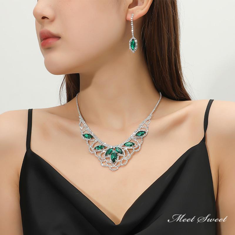 ウェディングネックレス ピアス セット グリーン 緑 結婚式 ウェディングネックレス ピアス セット グリーン 緑 結婚式