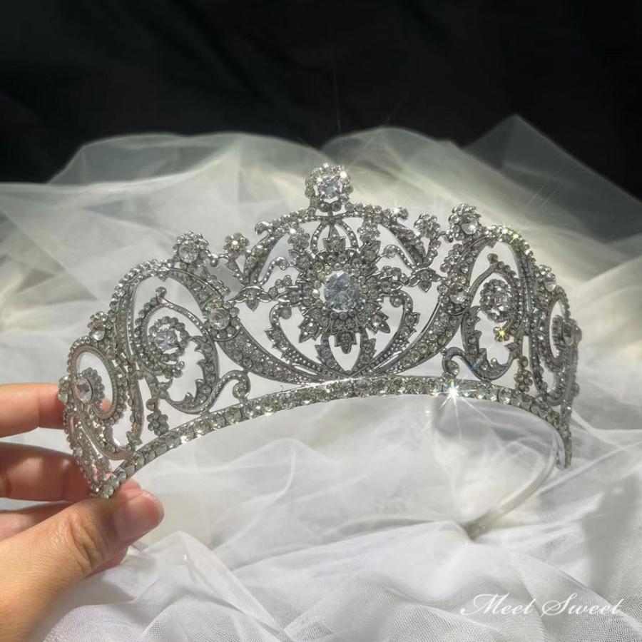 ウェディングヘッドドレス ティアラ クラウン 王冠 結婚式 髪飾り 前撮り 二次会 発表会 演奏会 ブライダル パーティー 花嫁 披露宴 ウエディング シルバー |  | 01