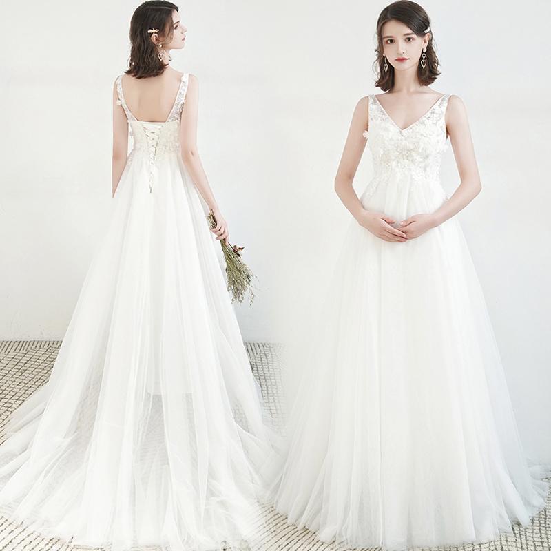 ウェディングドレス マタニティ対応でガーデンウェディング 花嫁 結婚