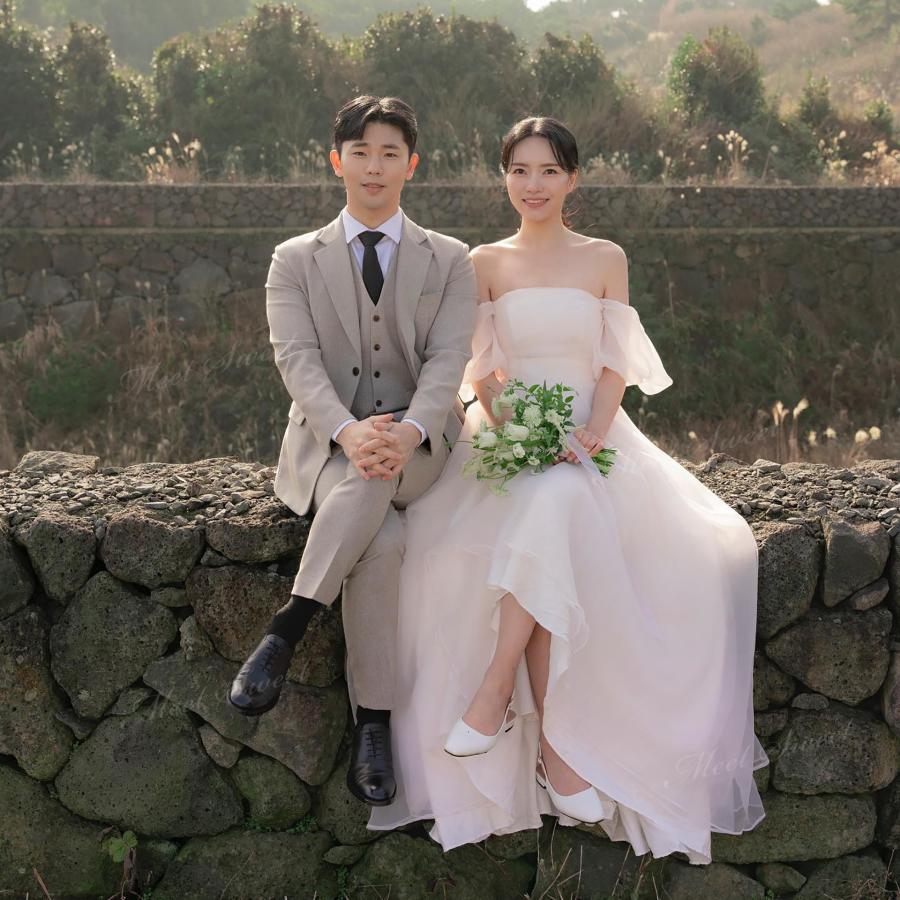 ウェディングドレス ふんわり オフショルダー パフスリーブ Aライン ロング 二次会 結婚式 披露宴 前撮り 後撮り 発表会 花嫁 ウエディングドレス 花嫁ドレスの画像