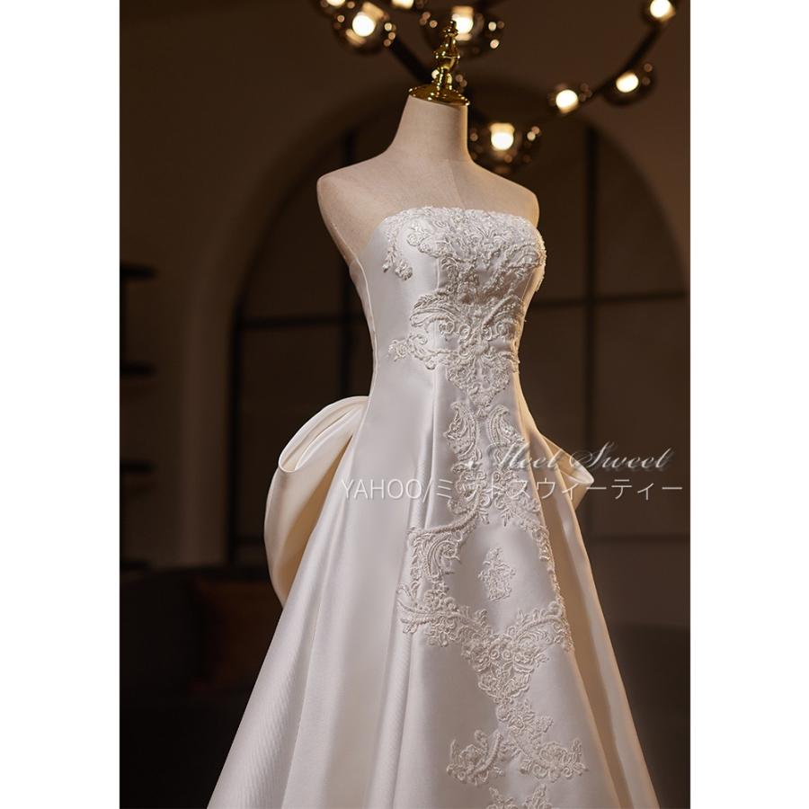 ウェディングドレス Aラインドレス サテン レース ベアトップ リボン 花嫁 結婚式 二次会 前撮り ドレス ブライダル ウエディングドレス オフホワイトの画像