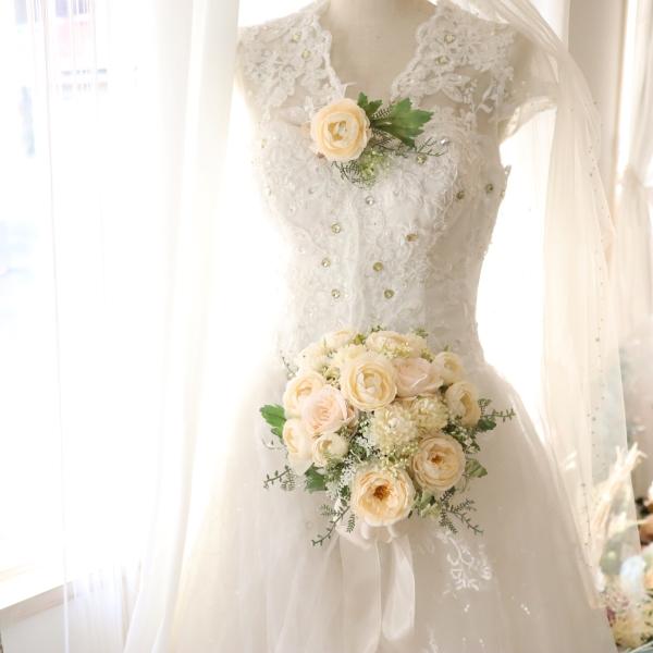 エクリュカラーのローズブーケ 前撮り フォトウェディング 387 : 花と