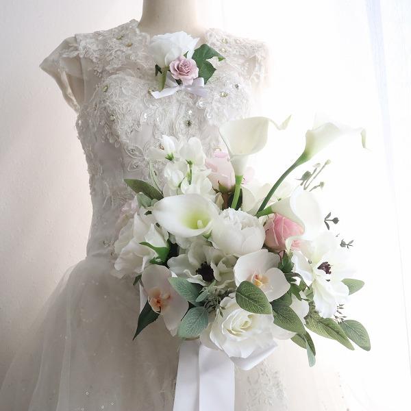 ホワイトカラーのクラッチブーケ 造花 前撮り 結婚式 フォト