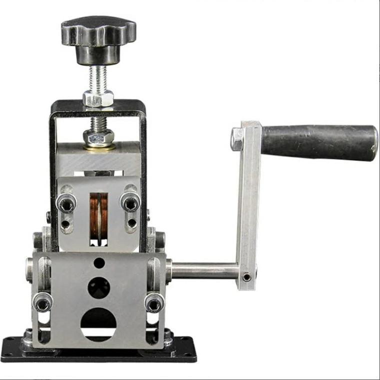 ワイヤーストリッパー 手動剥線機 Φ1-30mm ワイヤー適用 剥線器 電線皮むき工具 スムーズに剥ける ケーブル剥離機 多機能ポータブル金属コンパクトツール |  | 03