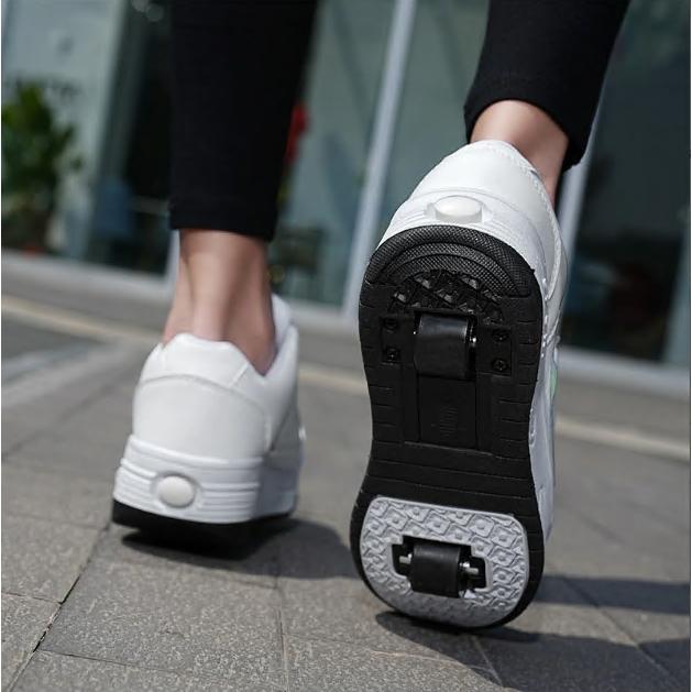 ローラーシューズ 2輪式 ローラースケート スポーツ用 男女兼用 スニーカー スポーツシューズ 前輪取外し可能後輪ワンボタン収納式 女の子 男の子 子供用運動靴 |  | 05