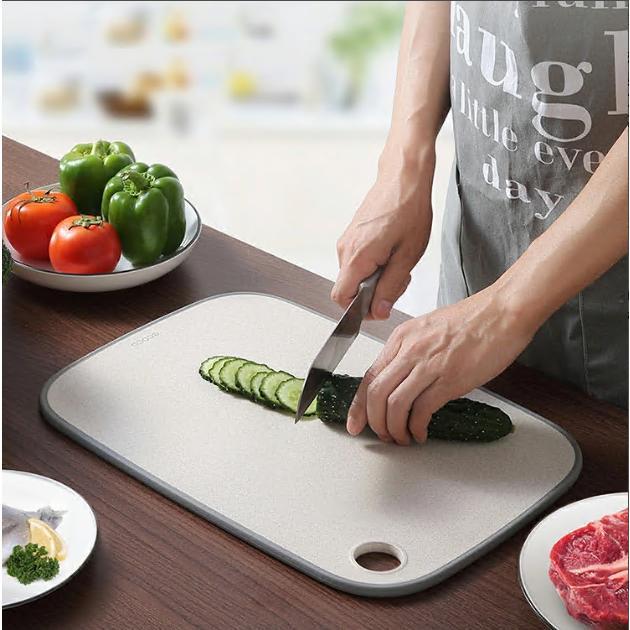 【送料無料】まな板 長方形 カッティングボード 液漏れガード 滑らない 防臭 防カビ 抗菌性 耐熱性 キッチン用品 調理器具 食洗機対応 多機能 家族用 アウトドア |  | 05