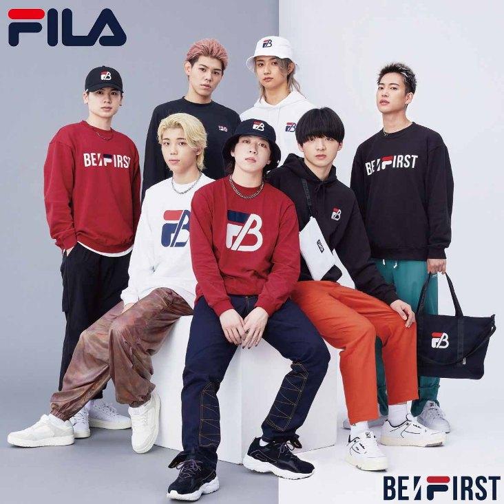 FILA×BE:FIRSTコラボパーカー Mサイズ FILA（フィラ） BE:FIRST コラボ プルパーカー フード スウェット 着用