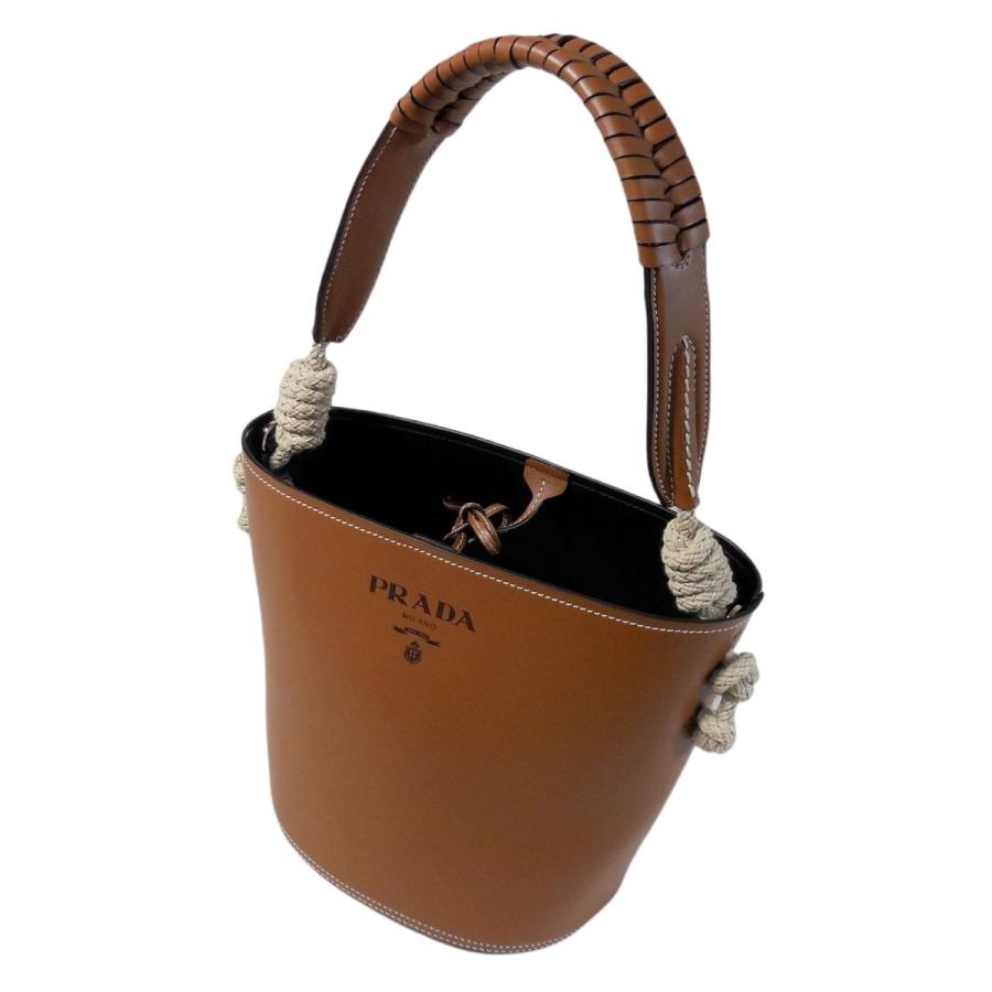 PRADA プラダ タンブール コードディテール付き レザーバケット PRADA プラダ タンブール コードディテール付き レザーバケット