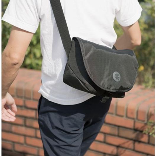 The Flying Duck Camera Sling 4000 4000 crumpler flying duck sling4000 Yahoo