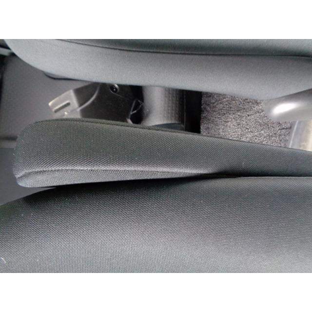 フリード フリードスパイク DBA-GB3 アームレスト トリム V : ミツバ