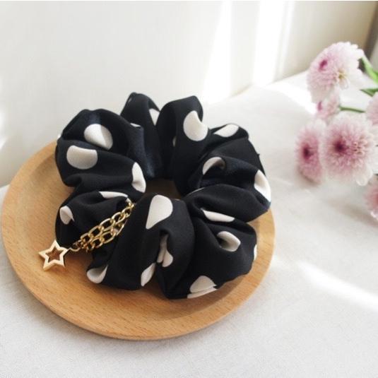 専用❤︎ミックスドット×カーキ❤︎チャーム付きシュシュ mitsukishop_ss2101