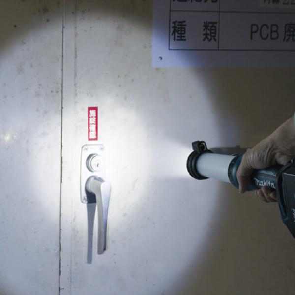 マキタ マキタ(makita) 充電式LEDワークライト ML807 本体のみ マキタ マキタ(makita) 充電式LEDワークライト ML807 本体のみ