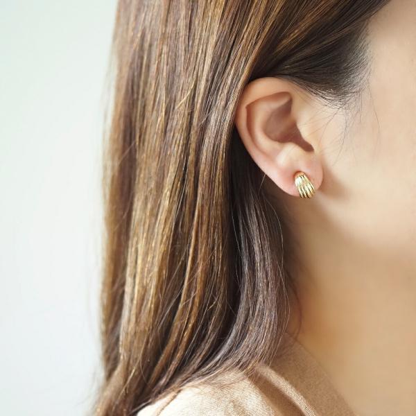 イヤリング 大きい 落ちにくい K10 地金 10K 両耳用 シリコン クリップ 大ぶり ボリューム ジュエリー ゴールド 金 イエローゴールド プレゼント |  | 02