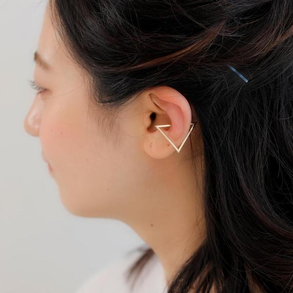 イヤーカフ イヤカフ  K10 10k 10金  ゴールド 三角 角 トライアングル イヤリング 片耳用 金属アレルギー シンプルの画像