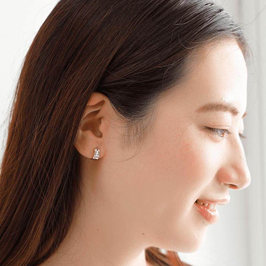 ピアス 金 K18 18金 18k PT pt フープピアス ゴールドピアス  ゴールド プラチナ 地金 コンビ 2色 シンプル 平行 ボリューム  小ぶり キャッチレス 遮断の画像