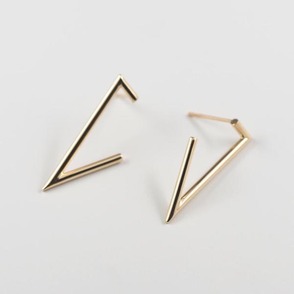 ピアス  K10 10金 10k ゴールドピアス  ゴールド 金 地金 V v字 三角 トライアングル シンプル プレゼント 普段使い |  | 03