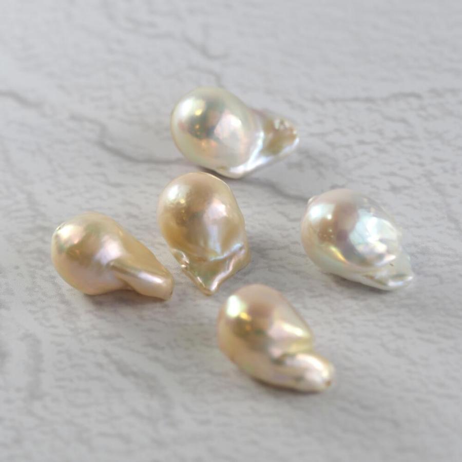 イヤーカフ K18 18k 金 パール 大ぶり 大きい イヤカフ アクセサリー バロックパール バロック 淡水パール 人気 トレンド おしゃれ ブランド プレゼント |  | 08