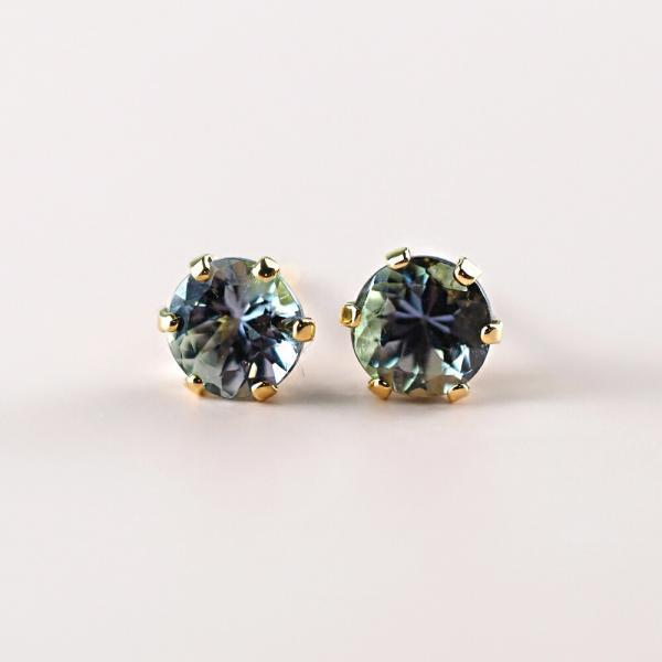ピアス 18金 k18 K18 カラーストーン カラーゾイサイト ゾイサイト 六本爪 虹色 大粒5mm ブルー グラデーション 希少石 おしゃれ キレイ シンプル |  | 02