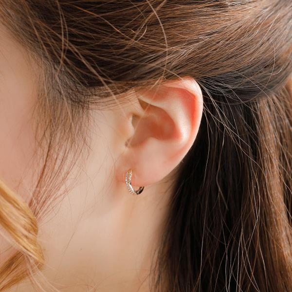 ダイヤモンド ダイヤ ピアス 18金 K18 キャッチレス キャッチレスピアス フープ クロス キャッチなしのピアスの画像