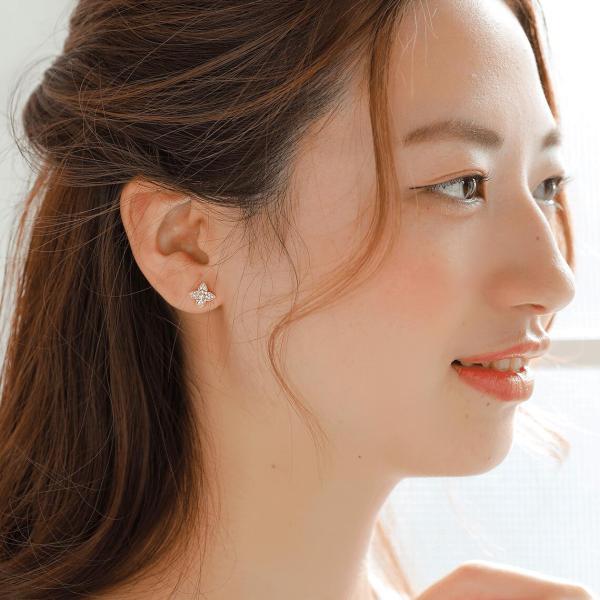 ダイヤモンド ダイヤ ピアス 18金 K18 スタッドピアス 花 フラワー パヴェ おしゃれ ボリュームのあるピアスの画像
