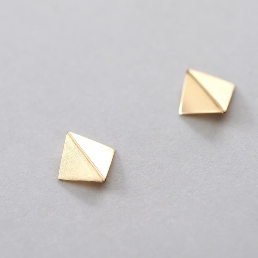 K18 ひし形 7mm ピアス 18k 18金 ゴールド サテーナ 普段使い 使いやすい シンプル レディース プレゼント ギフトの画像