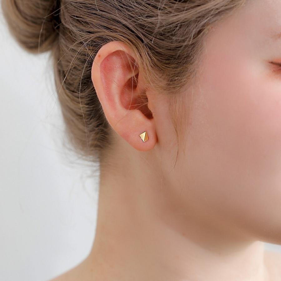 K18 ひし形 7mm ピアス 18k 18金 ゴールド サテーナ 普段使い 使いやすい シンプル レディース プレゼント ギフトの画像