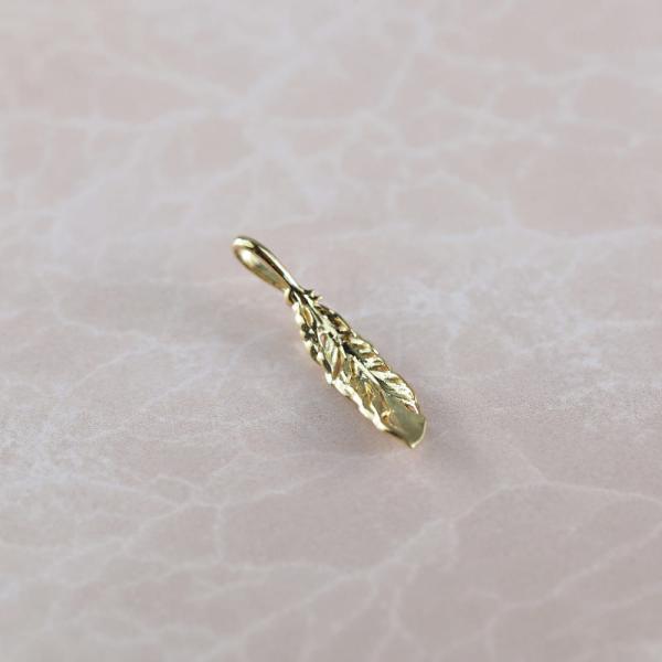 ペンダント ネックレス K18 イエローゴールド 18k 18金 羽 フェザー レディース メンズ プレゼント お守り アミュレット 贈り物 ギフト ジュエリーーの画像