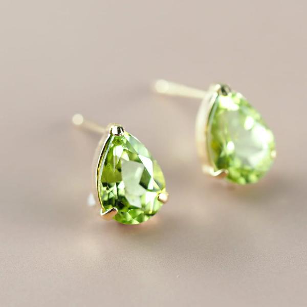 ピアス 18k 18金 ペリドット ブランド 40代 50代 ペアシェイプ グリーン 8月誕生石 シンプルの画像