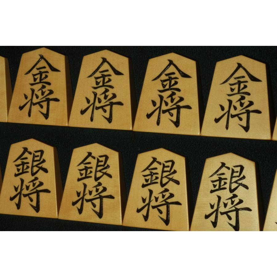将棋駒 小楠作 菱湖 彫駒 : 三輪碁盤店 - 通販 - Yahoo!ショッピング 将棋駒 小楠作 菱湖 彫駒 : 三輪碁盤店 - 通販 - Yahoo!ショッピング
