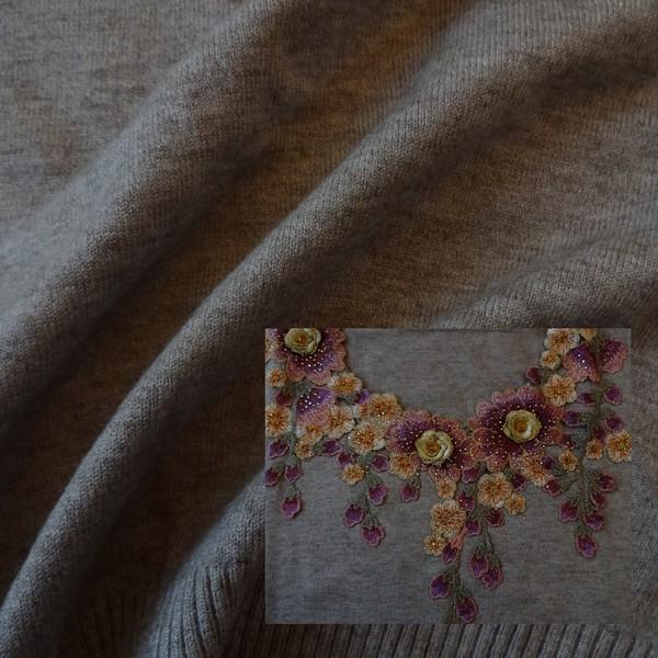 カシミヤ刺繍セーター、ベージュＬ 