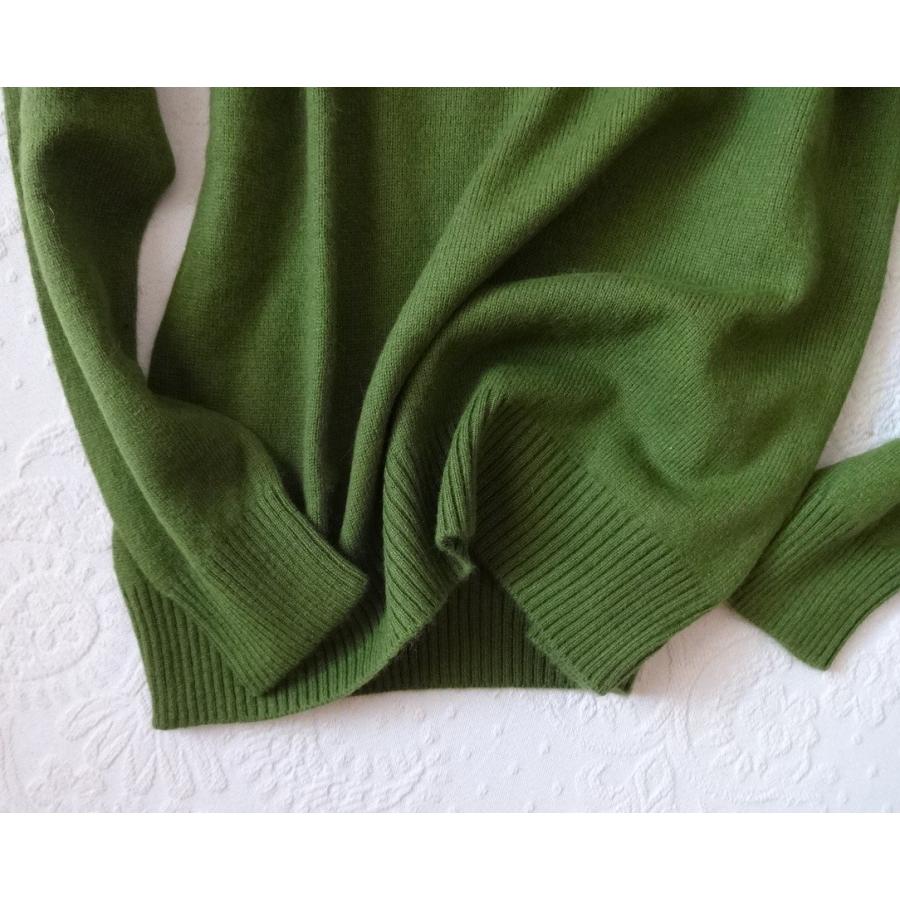 良質カシミヤVネックセーター、上品なモスグリーン系｜miwakenn｜05