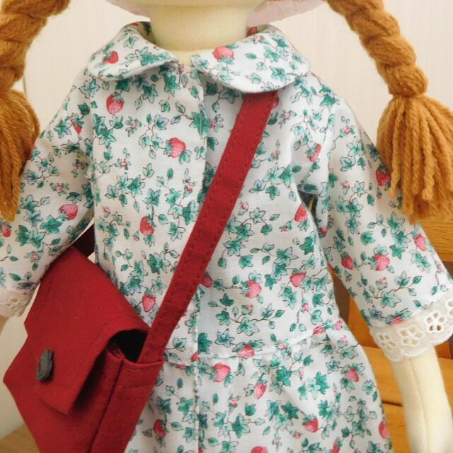 ポレットちゃん風　大人着せ替人形　　　コーディネート色々一式セット　ハンドメイド 手作り 布 人形 女の子 いちご柄ワンピース 白い帽子 セット