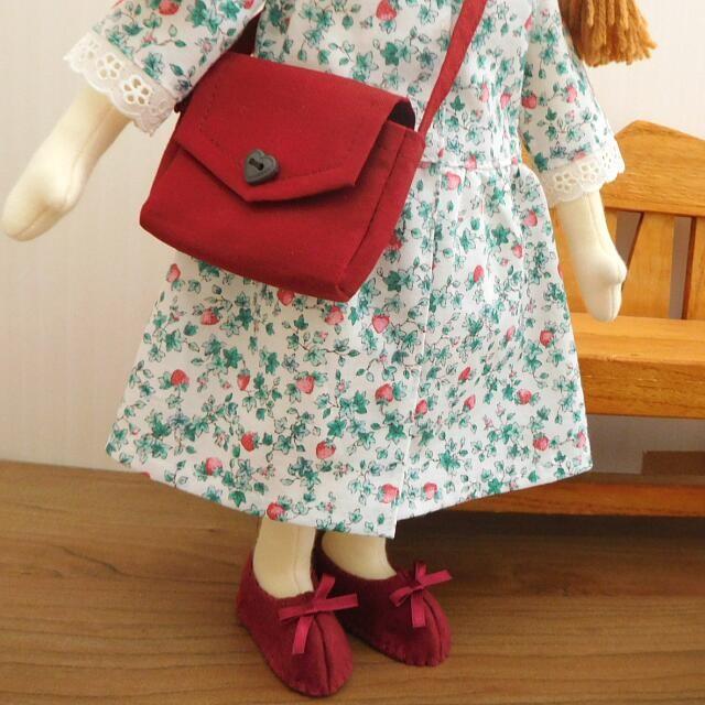 ポレットちゃん風　大人着せ替人形　　　コーディネート色々一式セット　ハンドメイド 手作り 布 人形 女の子 いちご柄ワンピース 白い帽子 セット