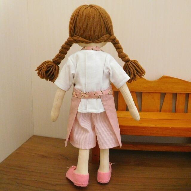 お人形モチーフ エプロン 大人エプロン（型紙と作り方のセット）AC-2135 | 子ども服の型紙