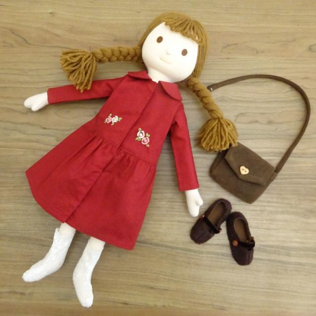 手作り 布製 人形 女の子 着せ替え バラの刺繍 ワンピース セット 34cm