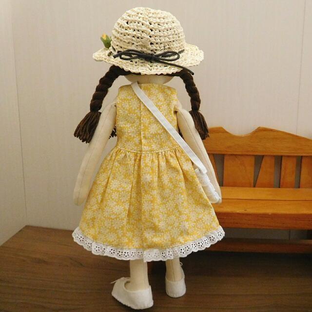 手作り 布製 着せ替え 人形 布人形 黄色の花柄ワンピース 女の子