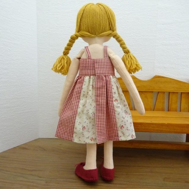 手作り 布製 着せ替え 人形 布人形 ワンピース ギンガムチェック