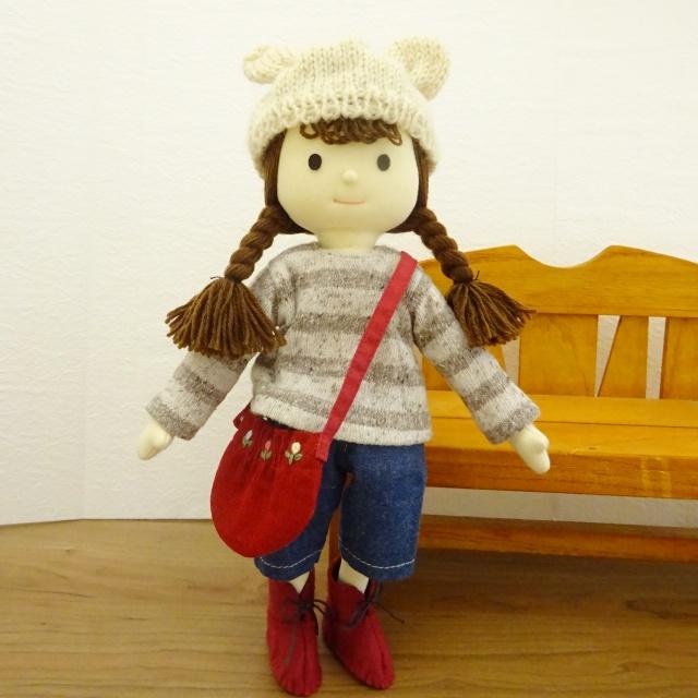 着せ替え人形 耳付きニット帽 デニム ハーフパンツ 女の子 布人形 28cm