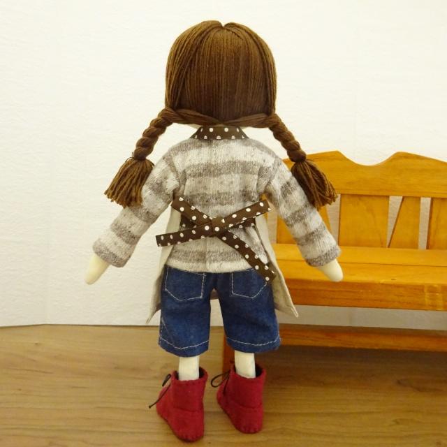 着せ替え人形 耳付きニット帽 デニム ハーフパンツ 女の子 布人形 28cm