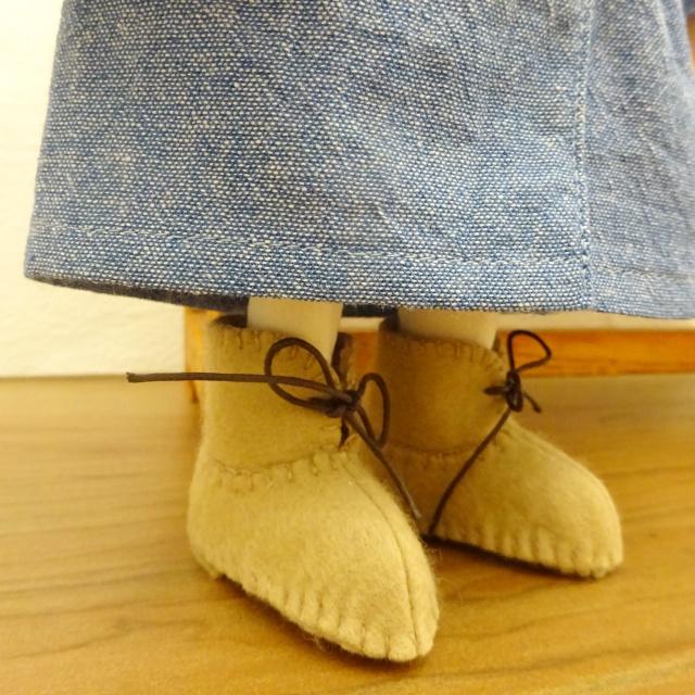 手作り 布製 着せ替え 人形 ブルー ワンピース ピンク マフラー 女の子 セット 28cmサイズ_6