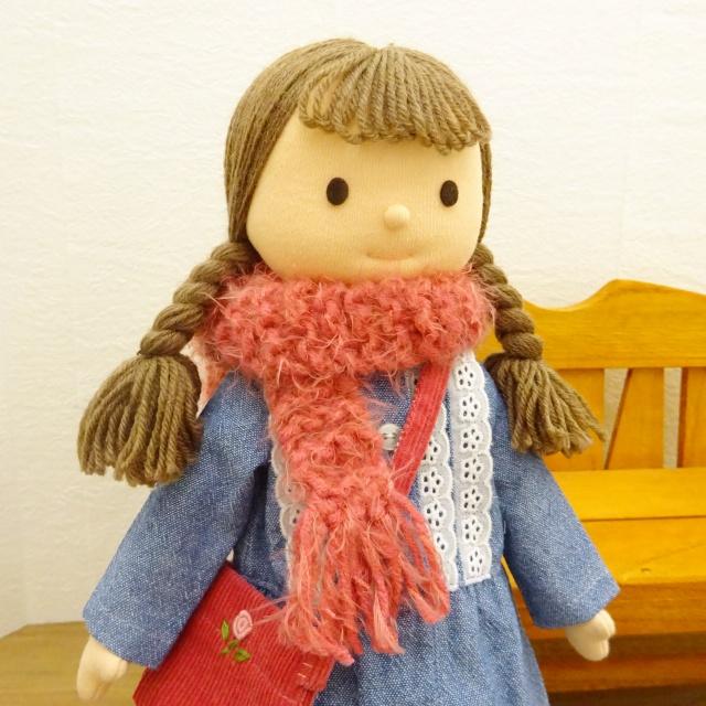手作り 布製 着せ替え 人形 ブルー ワンピース ピンク マフラー 女の子 セット 28cmサイズ_9